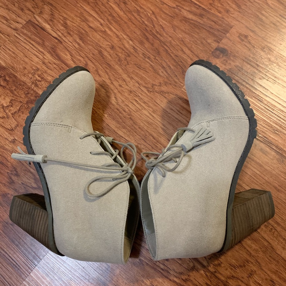 Taupe colored booties!